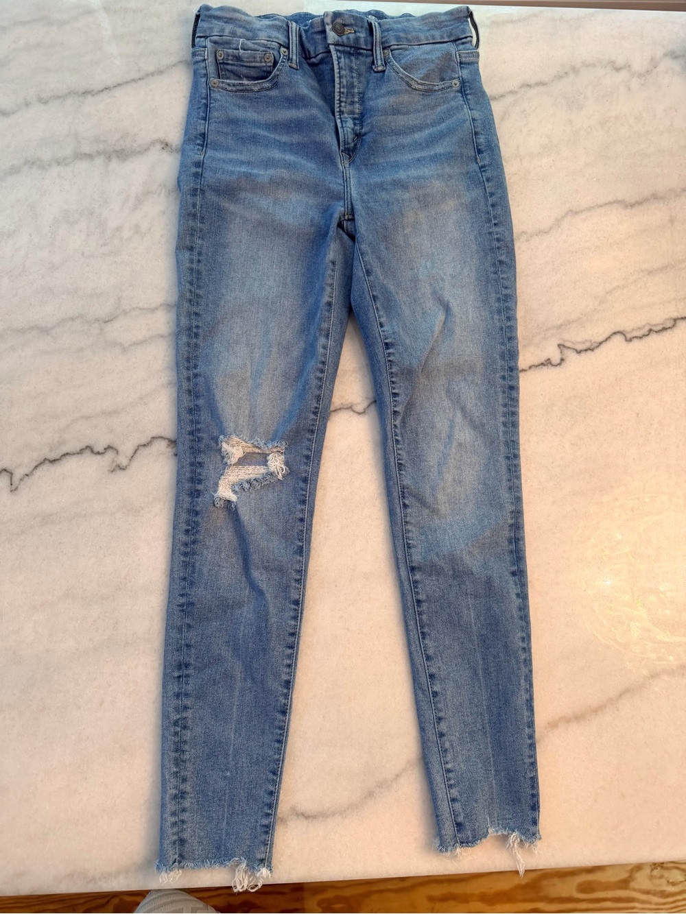 American Eagle Outfitters Light Blue Distressed Skinny Jeans